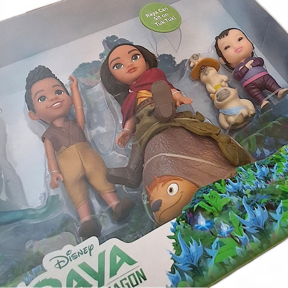 Disney Raya and the Last Dragon Petite Raya & Friends Gift Set - Picture 4 of 9